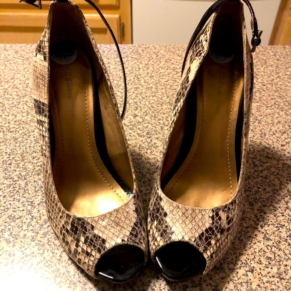 BCBG Generation   stilettos - Picture 3 of 8